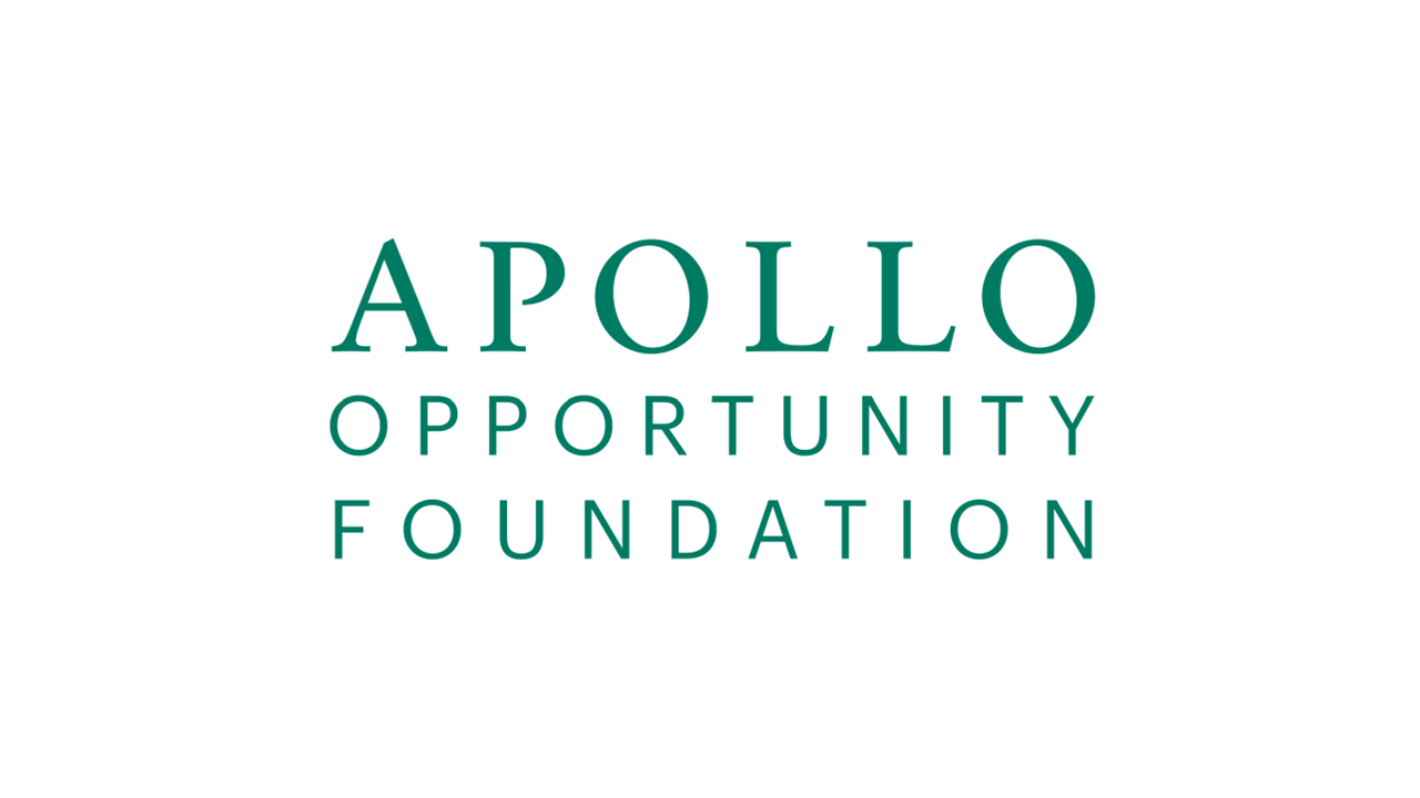 Biểu trưng của Apollo Opportunity Foundation hiển thị bằng văn bản màu xanh lục trên nền sáng, có dòng chữ “Apollo Opportunity Foundation” được sắp xếp trên ba đường chính giữa theo thiết kế kiểu chữ rõ ràng, có chân và không chân.